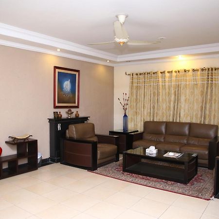 ホテル Safari Club 3 Bahria Town ラーワルピンディー エクステリア 写真