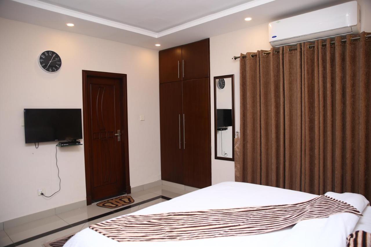 ホテル Safari Club 3 Bahria Town ラーワルピンディー エクステリア 写真