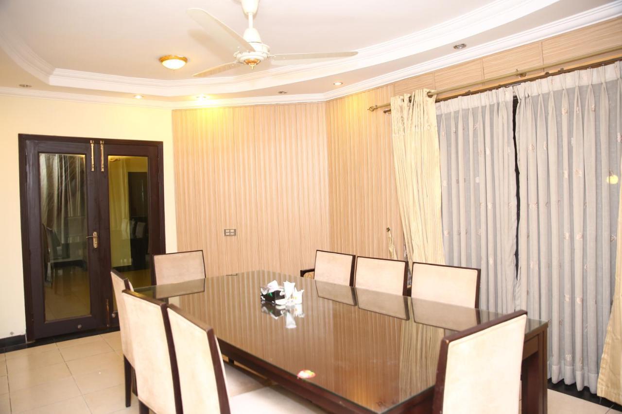 ホテル Safari Club 3 Bahria Town ラーワルピンディー エクステリア 写真
